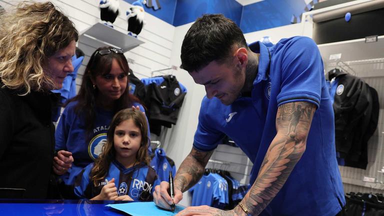 Gianluca Scamacca Meet&Greet presso Atalanta Store Bergamo Centro-0007