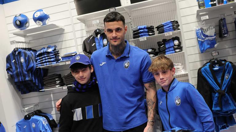 Gianluca Scamacca Meet&Greet presso Atalanta Store Bergamo Centro-0055