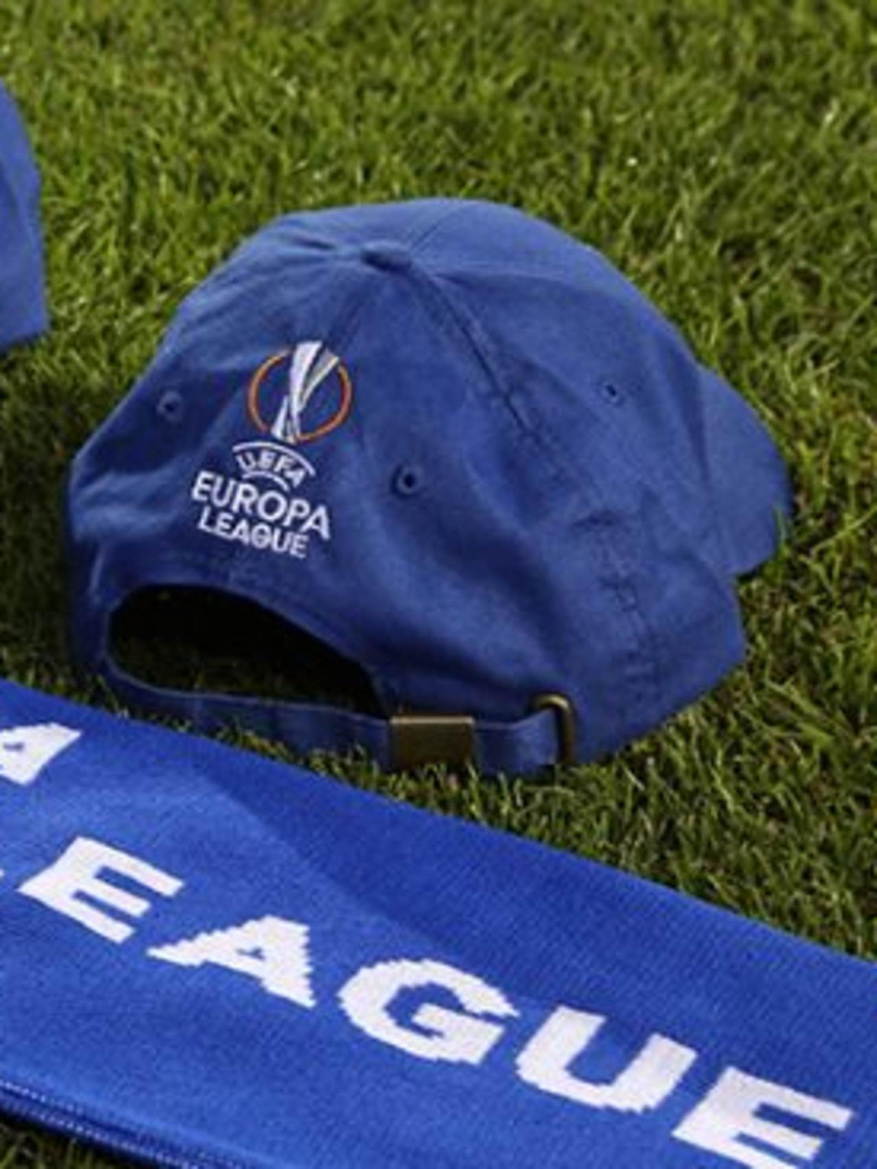 UEL, sciarpe e cappellini europei