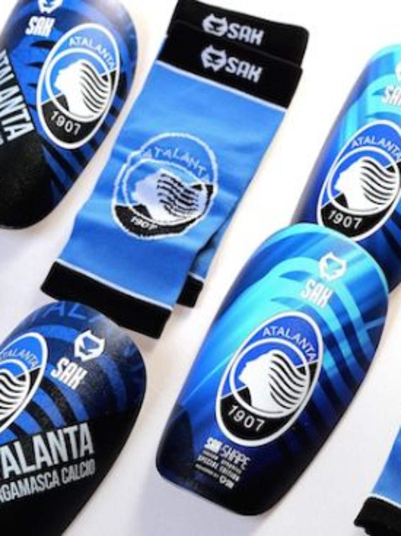 PARASTINCHI E CALZE NERAZZURRE