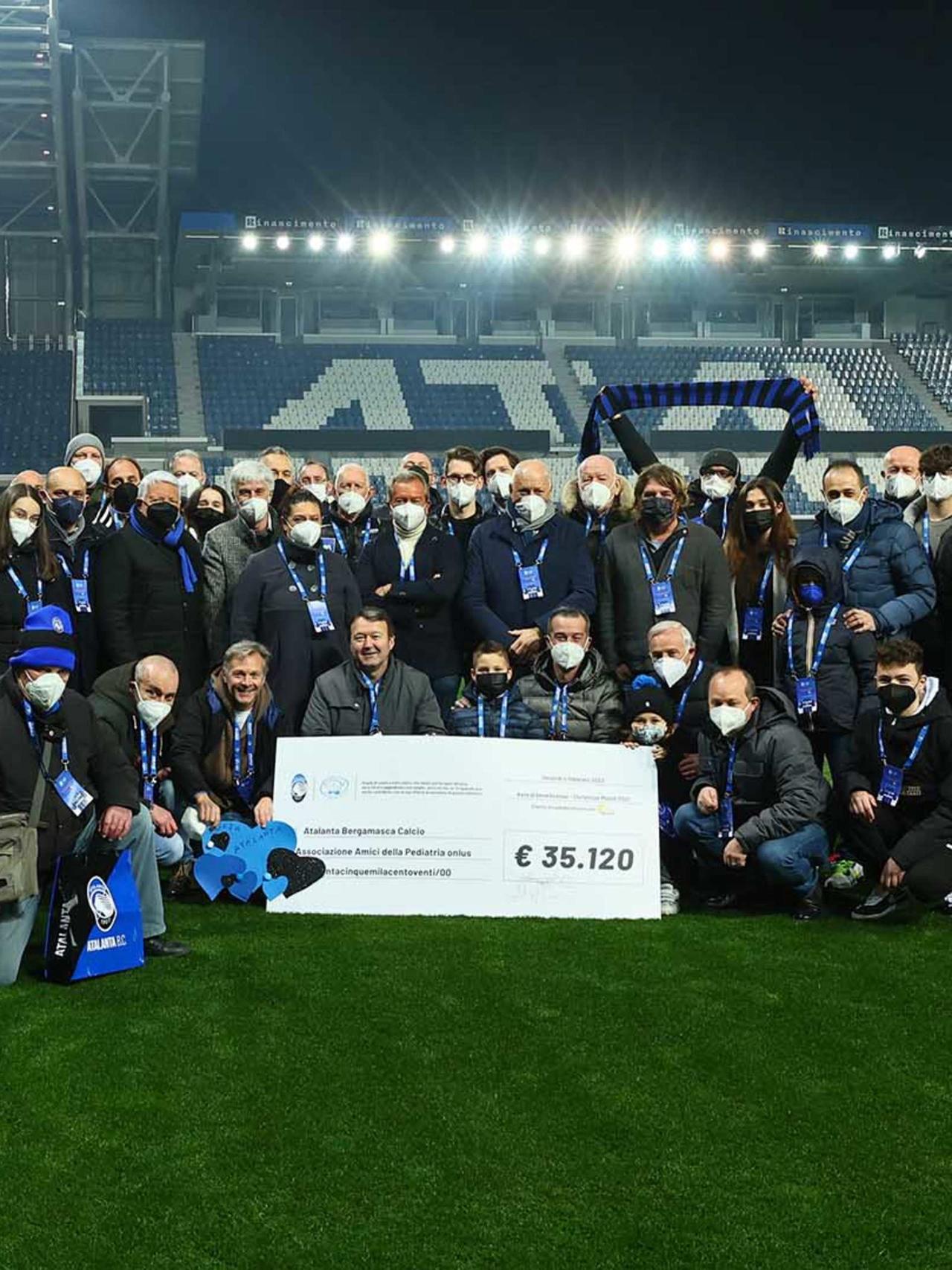 Xmas Match, consegnate maglie e beneficenza