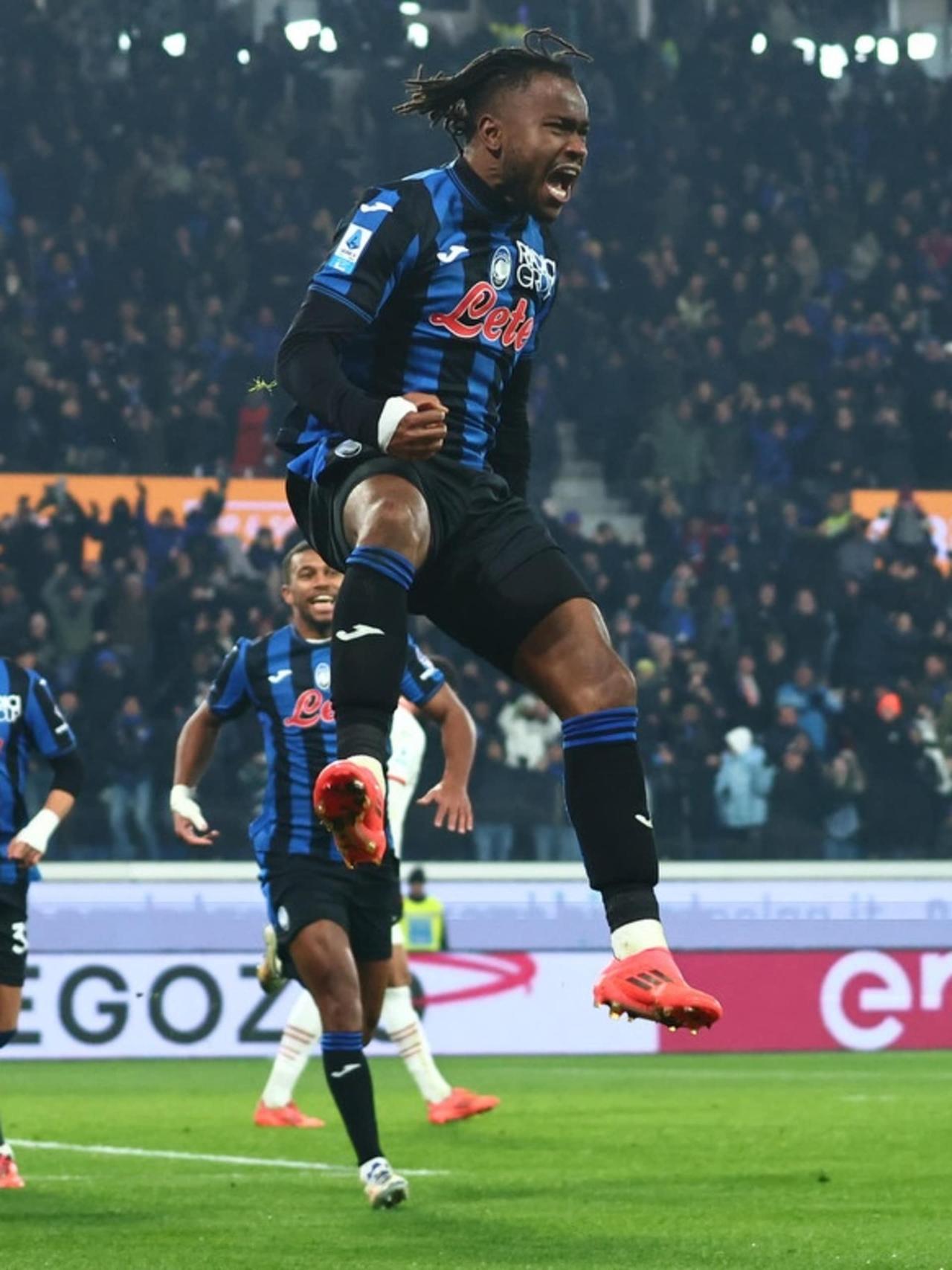 Lookman decide la sfida col Milan: 9ª vittoria di fila