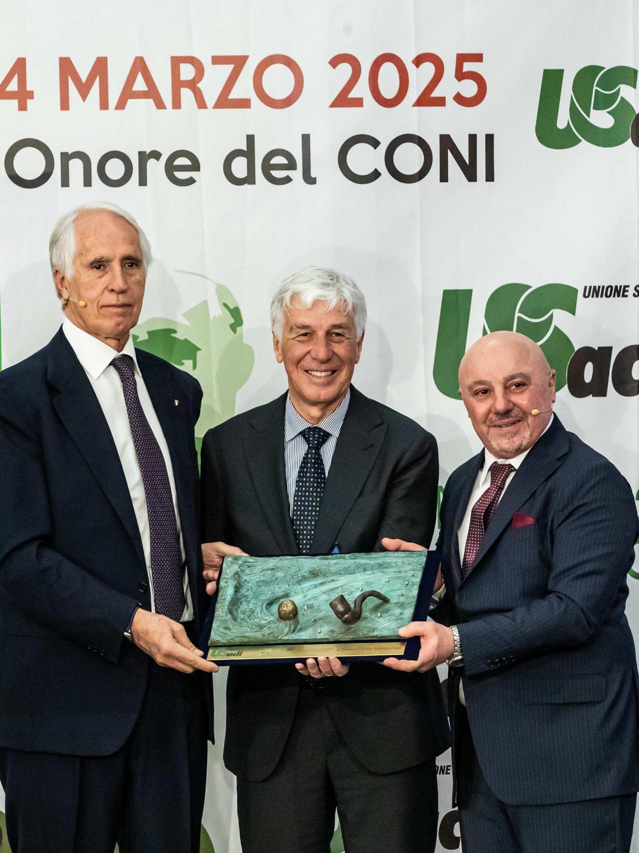 Mister Gasperini riceve il Premio Enzo Bearzot