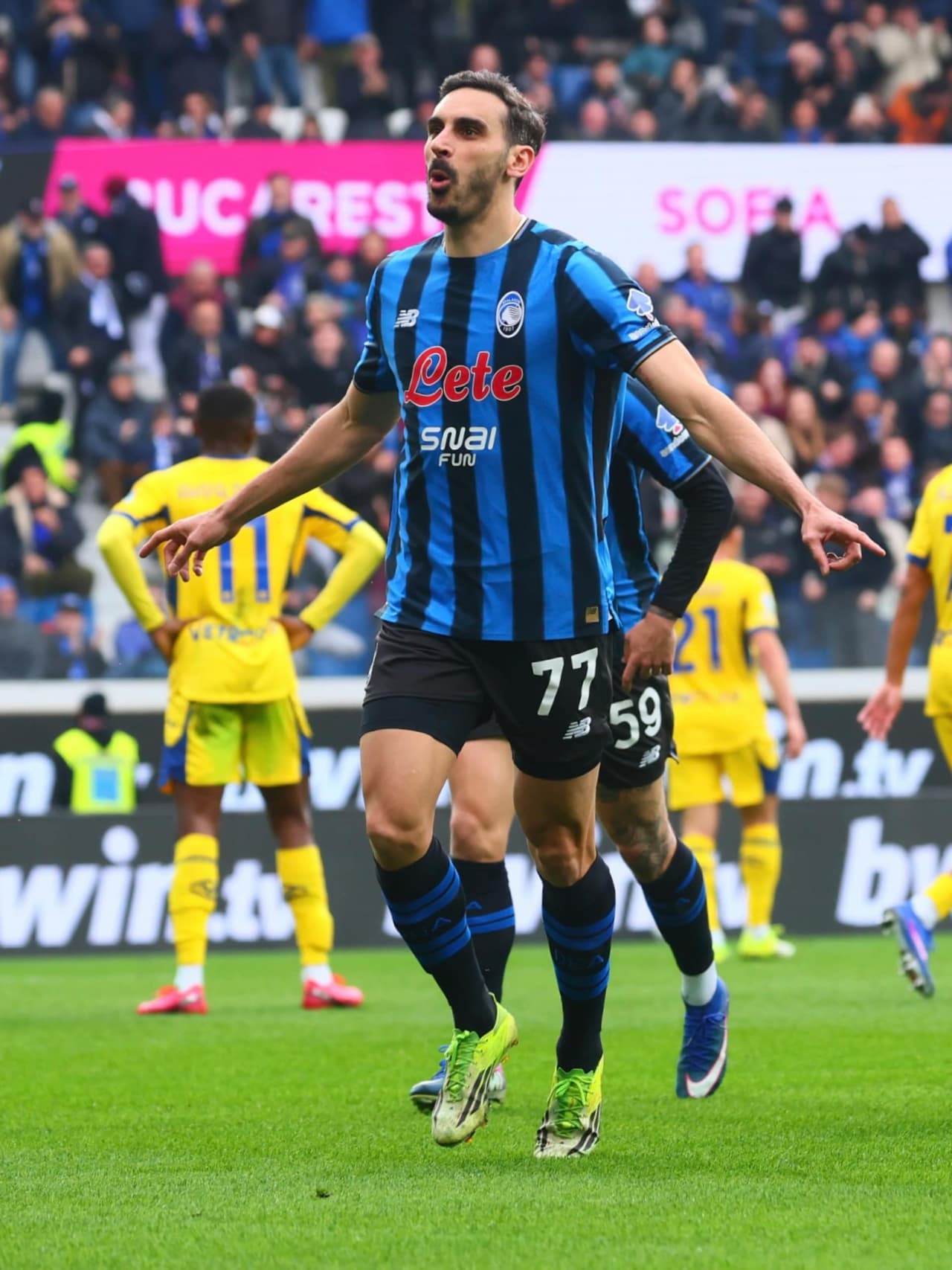 Tre punti pesanti per la scalata nel giorno del record di de Roon