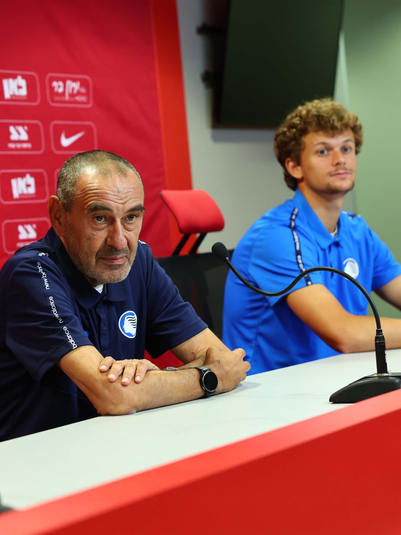 Verso Hapoel Tel-Aviv-Atalanta, le foto della conferenza di mister Sarri e Scalvini